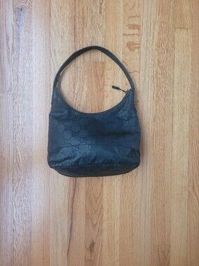 💯 Authentic Gucci Shoulder Bag (Accepting Offers)